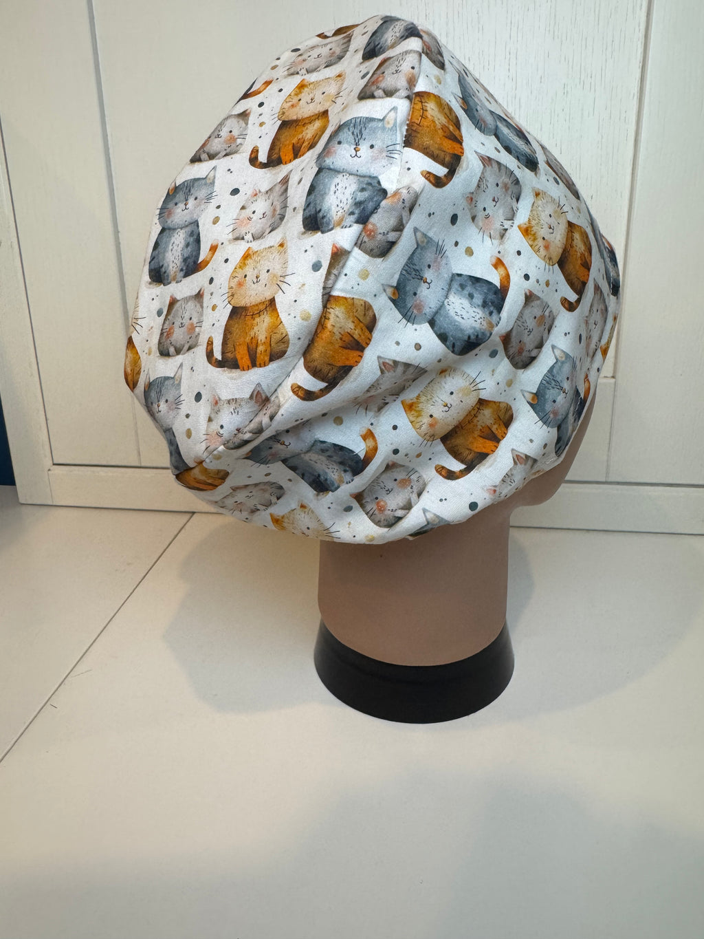 Sitting Cats Themed theatre scrub hat/cap - 100% cotton, Optional Satin lining