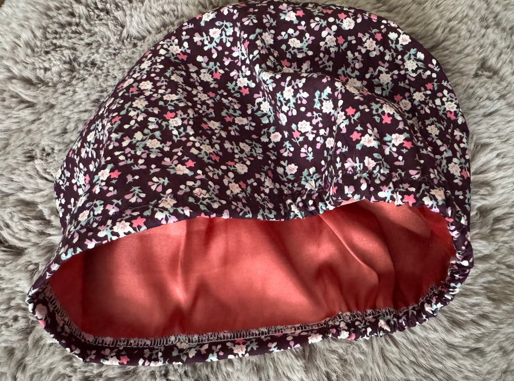 Plum-coloured ditsy floral 100% Cotton fabric theatre scrub cap / hat Optional Satin-lining